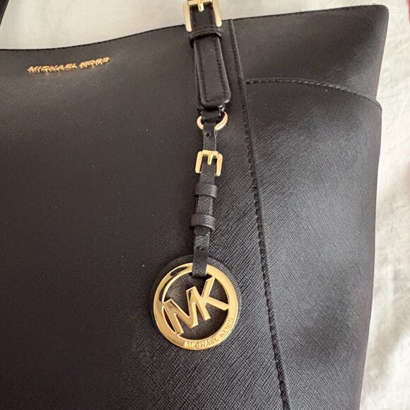 Michael Kors Jet Set Black Large Saffiano Leather Top-Zip Tote Bag - Picture 7 of 10